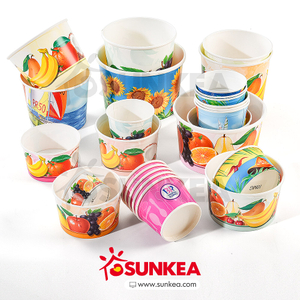 Copa de helado de papel blanco