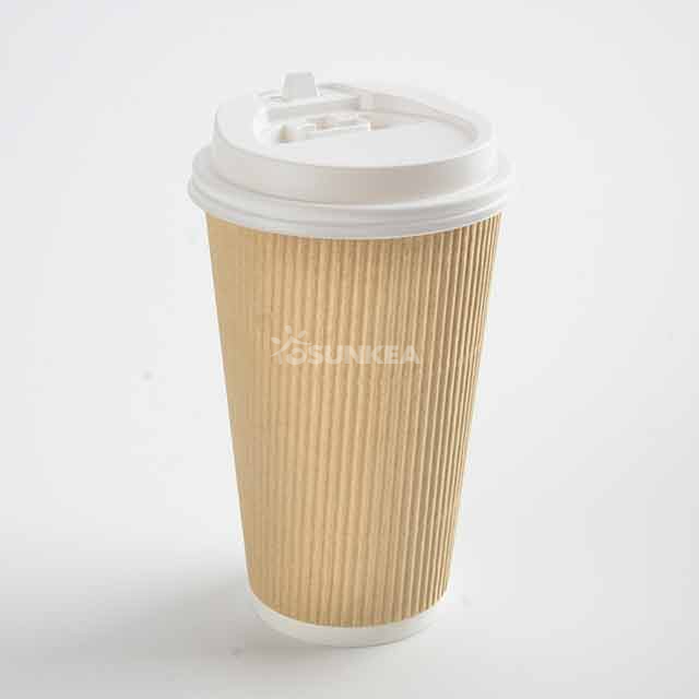 Taza de café con ondulación de papel kraft desechable